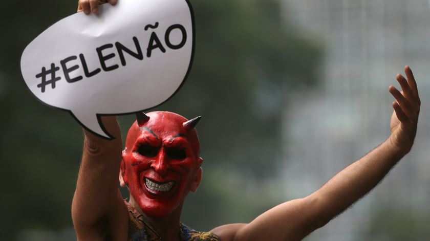 O movimento #EleNão poderá ter o efeito perverso de fortalecer o sentimento anti-PT Foto: Marcelo Sayao/EPA