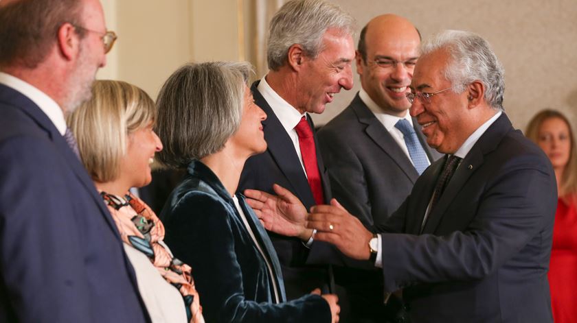 O primeiro-ministro, António Costa, na tomada de posse dos novos ministros em outubro. Foto: André Kosters/Lusa