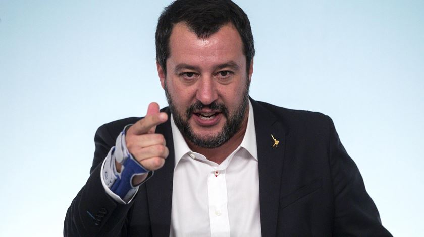 Salvini em braço de ferro com Bruxelas. Foto: Angelo Carconi/EPA