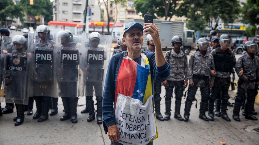Manifestação contra Maduro prevista para a Venezuela, este sábado. Foto: Miguel Gutierrez/EPA