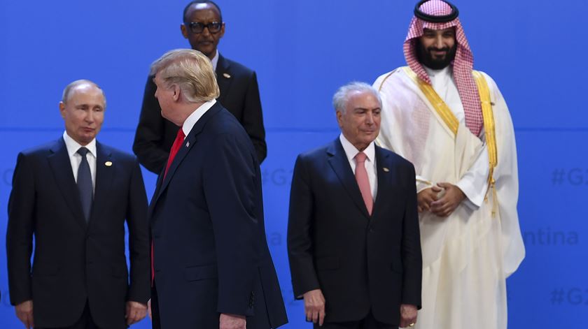 Putin e Trump na cimeira do G20. Foto: Lukas Coch/EPA