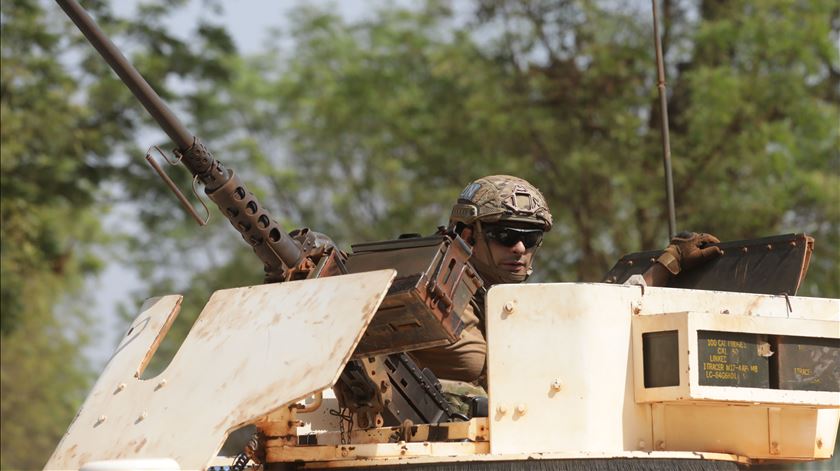 Militares portugueses no centro de comando da EUTM em Bangui, na República Centro-Africana. Foto: Tiago Petinga/LUSA