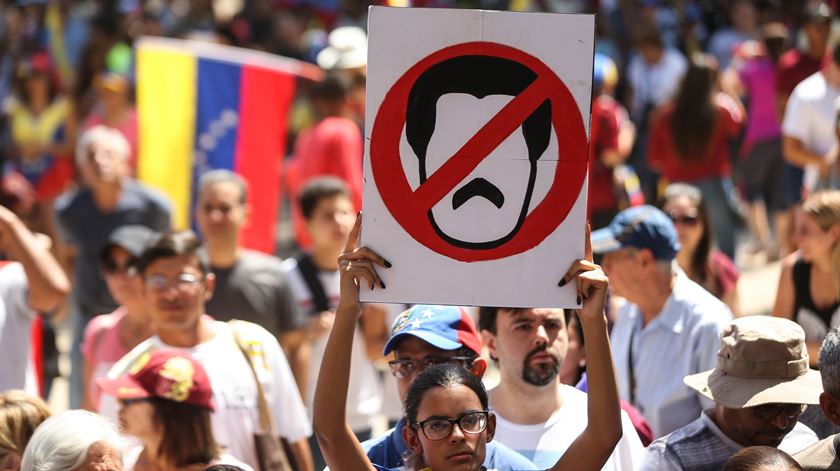 Manifestação contra Nicolás Maduro. Foto: Alberto Valdes/EPA