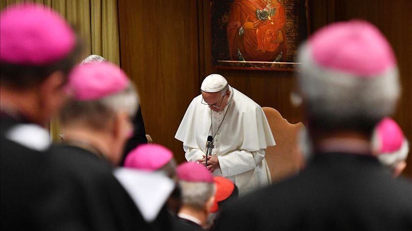 O Papa Francisco promulgou esta sexta-feira a primeira lei depois da cimeira sobre abusos. Foto: Vicenzo Pinto/EPA