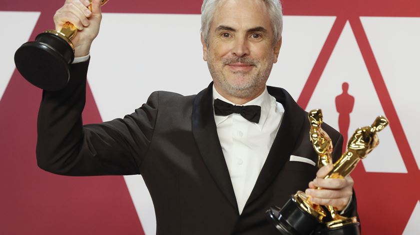Alfonso Cuáron tornou-se na primeira pessoa a conseguir os Óscares de Melhor Fotografia e Melhor Realização Foto:Lusa