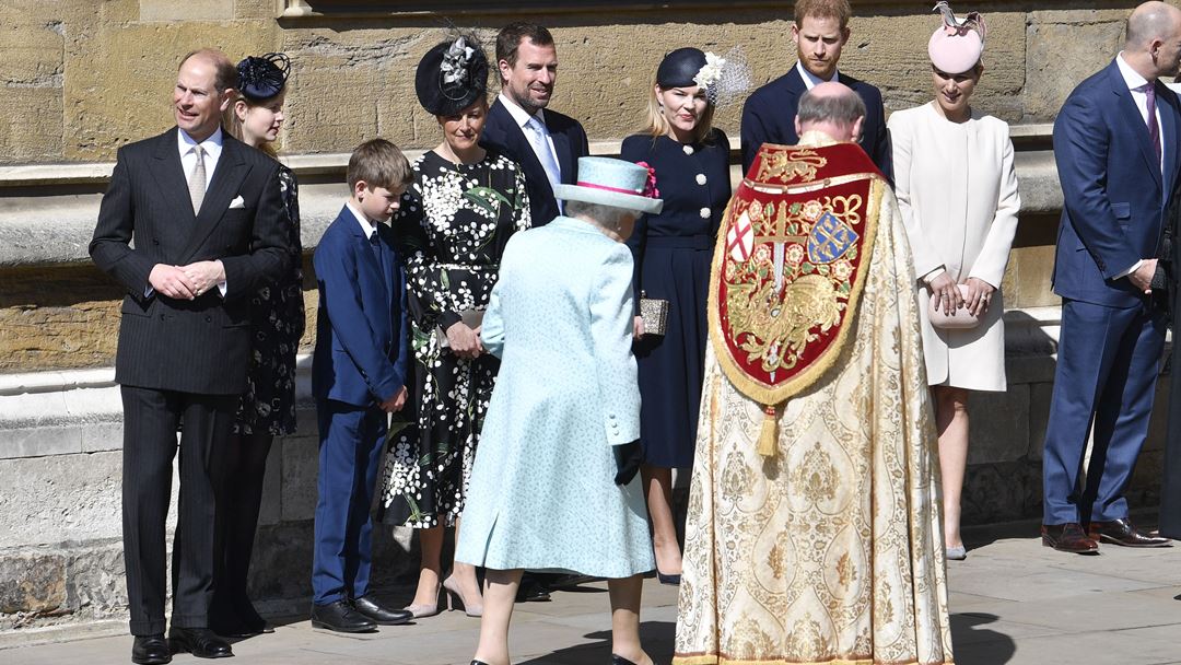 A família real à entrada para a celebração do domingo de Páscoa. Foto: Neil Hall/EPA