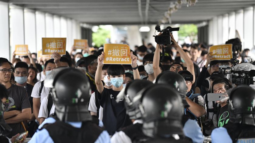Manifestações em Hong Kong. Foto: Edwin Kwok/ EPA