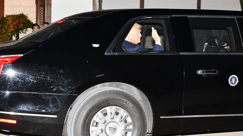 Trump à chegada a Osaka, para a cimeira do G20 Foto: EPA