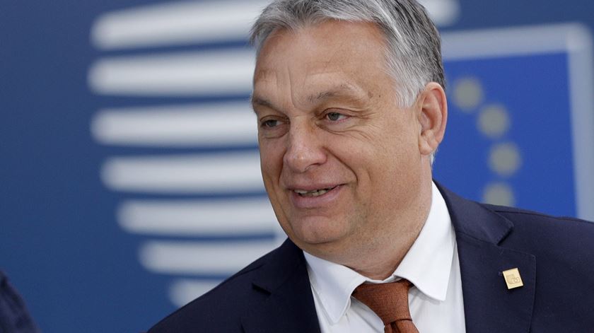 Viktor Orbán diz que se for preciso não há orçamento. Foto: Geoffroy Van der Hasselt/EPA