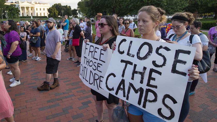 Manifestação contra centros de detenção de migrantes nos Estados Unidos. Foto: EPA