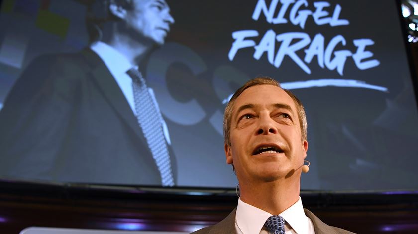 Nigel Farage quer enfraquecer os Trabalhistas. Foto: Facundo Arrizabalaga/EPA