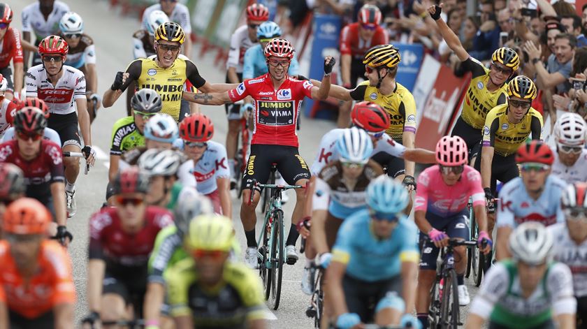 Roglic vence Vuelta. Foto: Javier Lizon/EPA