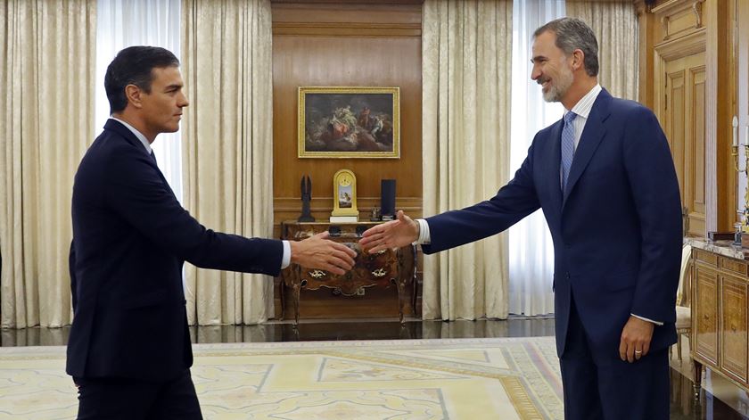 Pedro Sanchez foi recebido pelo Rei Felipe VI de Espanha. Foto: EPA