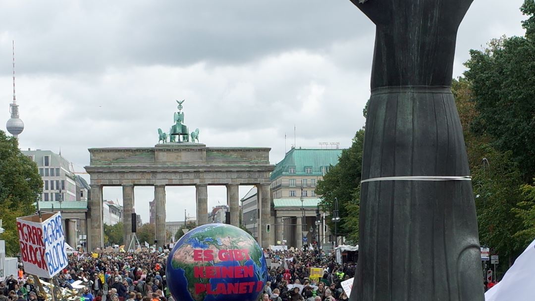 Berlim parou pelo planeta. Foto: Hayoung Jeon/EPA