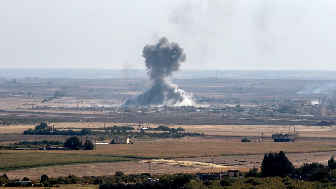 Bombardeamento turco nas imediações da cidade de Ras al-Ein. Foto: EPA