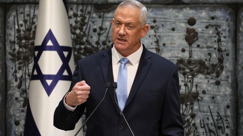 Ministro israelita demite-se de governo de emergência de Netanyahu
