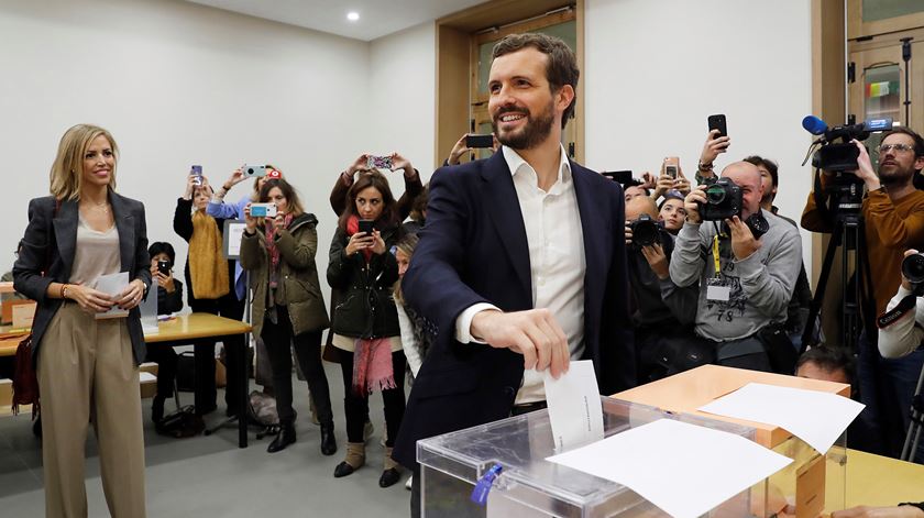 O líder do PP (centro-direita), Pablo Casado, já votou em Madrid. Foto: EPA/Ballesteros