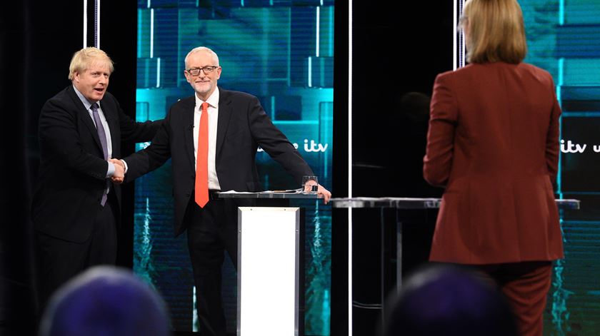 Boris Johnson e Jeremy Corbyn estiveram frente a frente. Foto: Jonathan Hordle/ITV