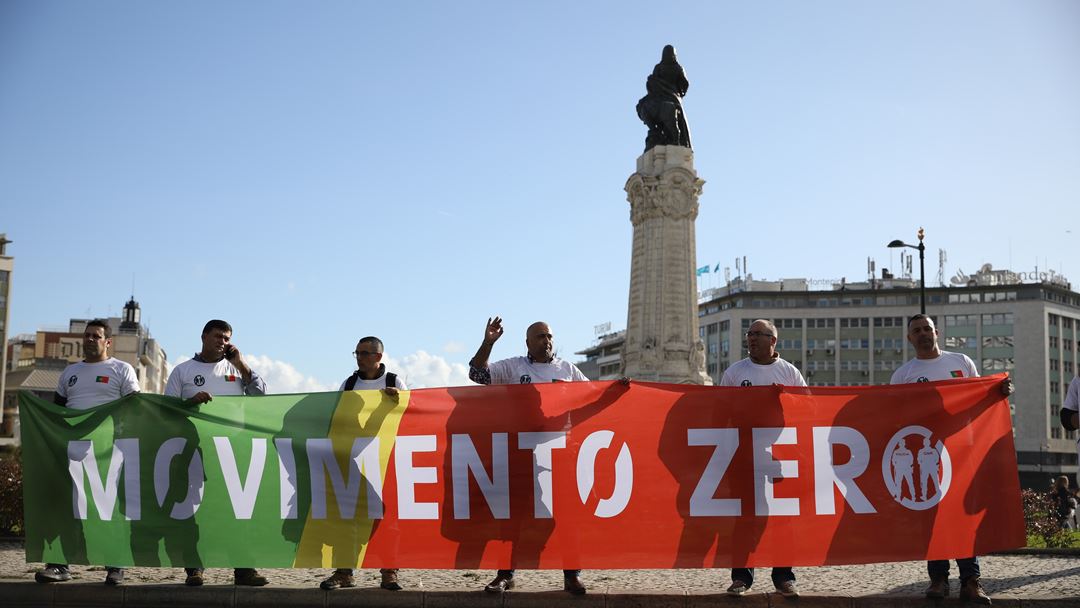 Elementos do Movimento Zero na rotunda do Marquês. Foto: José Sena Goulão/Lusa