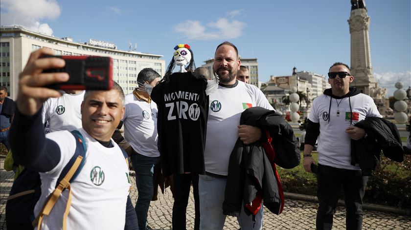 Camisolas do Movimento Zero vendidas a um euro. Foto: José Sena Goulão/Lusa