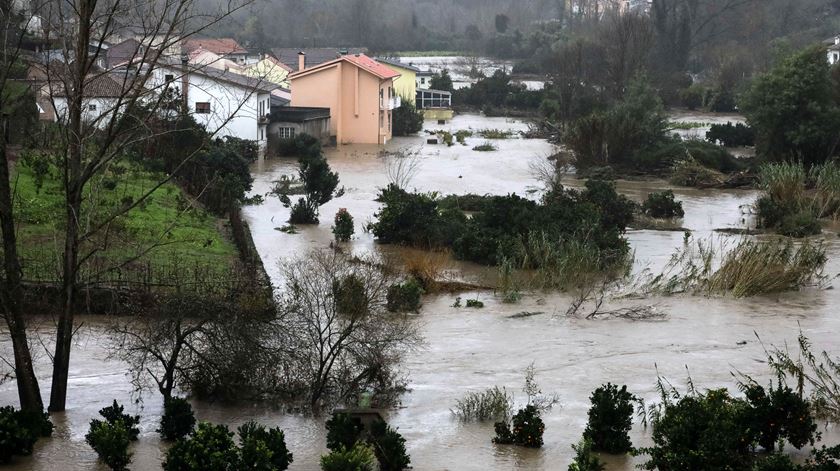 Inundações em Coimbra, devido à passagem da depressão Elsa. Foto: Paulo Novais/Lusa