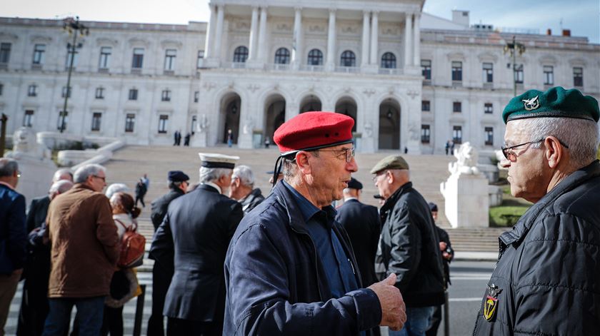 Cada proteso é também momento de rever camaradas.  Foto: António Cotrim/Lusa