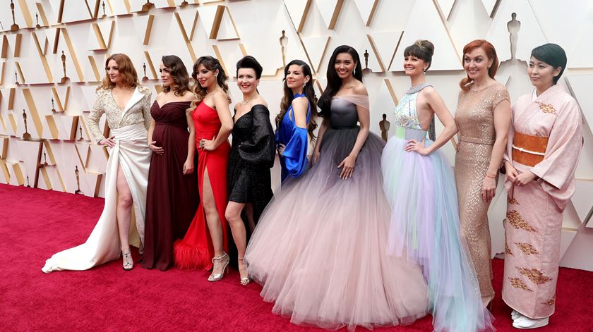 Algumas das atrizes que deram voz a Elsa pelo mundo fora, nos Óscares 2020 Foto: David Swanson/EPA