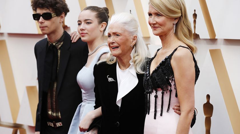 Laura Dern e família nos Óscares 2020 Foto: David Swanson/EPA