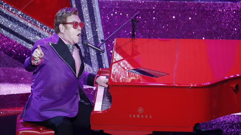 Elton John durante a cerimónia dos Óscares na semana passada. Foto: Etienne Laurent/EPA (arquivo)
