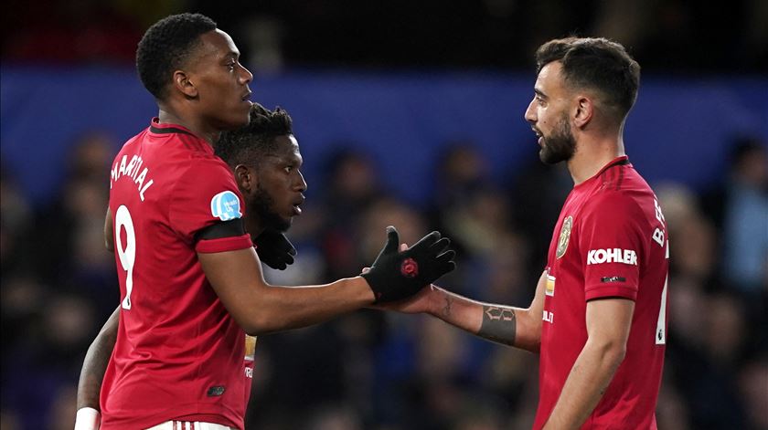 Martial e Bruno Fernandes. Foto: Will Oliver/EPA