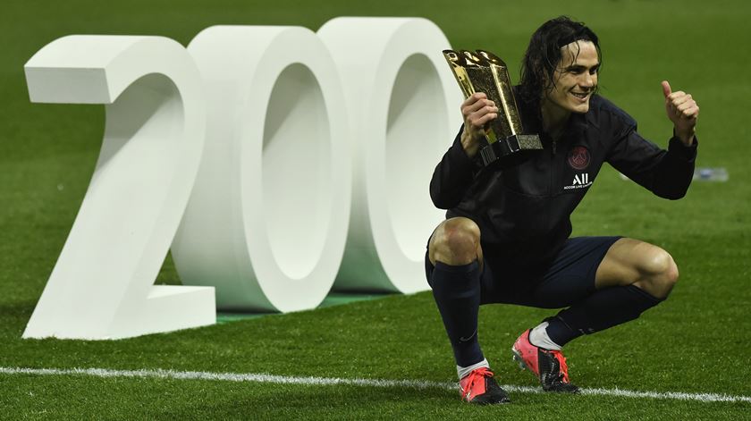 Cavani passou a fasquia dos 200 golos pelo PSG Foto: Julien de Rosa/EPA