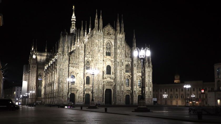 Milão acabou por ser a porta da entrada da Covid na Europa. Foto: Matteo Bazzi/EPA