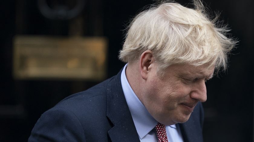 Boris Johnson foi transferido esta segunda-feira para uma unidade de cuidados intensivos na sequência de infeção pelo coronavírus. Foto: Will Oliver/EPA