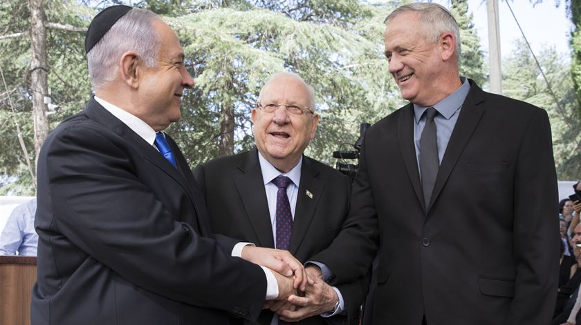 Anúncio surge dias depois de Netanyahu e Benny Gantz terem chegado a acordo para formar Governo. Foto: Abir Sultan/EPA