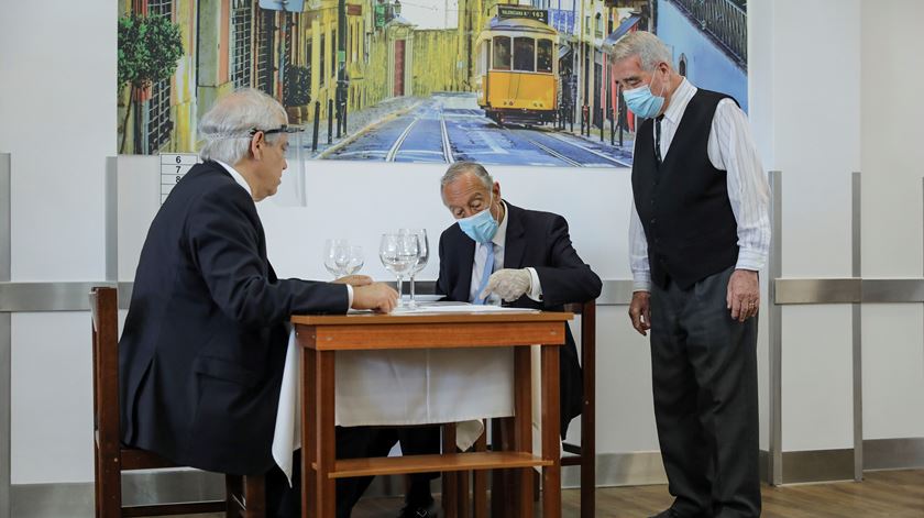 Marcelo foi almoçar com o chefe da Casa Civil, José Frutuoso de Melo. Foto: Miguel A. Lopes/Lusa