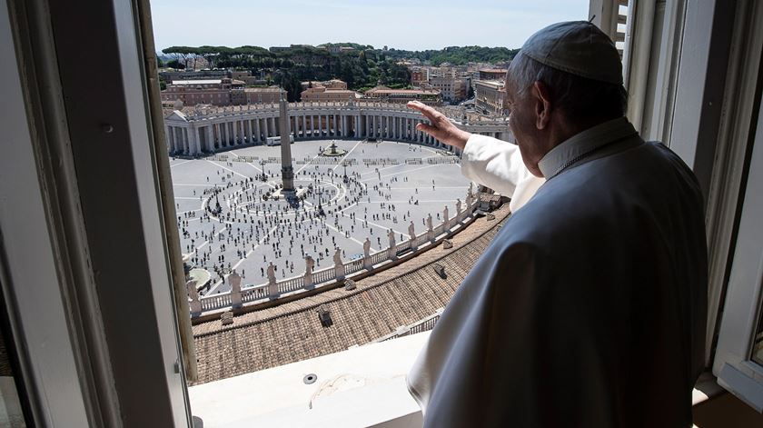 Papa Francisco na oração Regina Coeli, no domingo. Foto: Vatican News/EPA