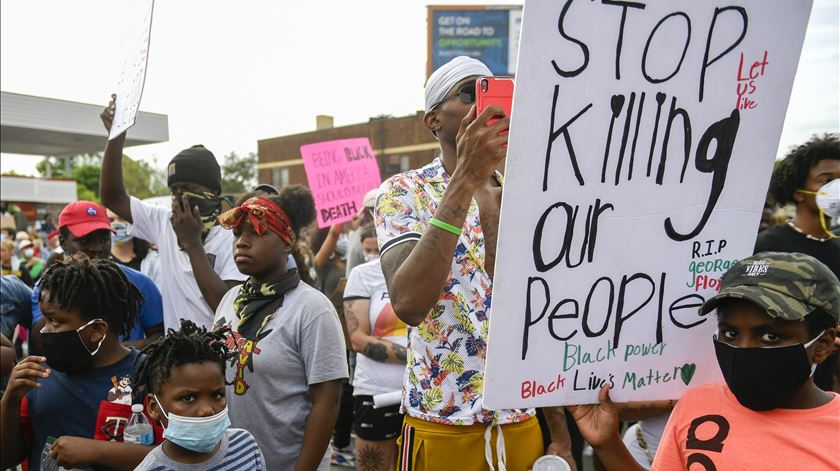 Protestos em Minneapolis pela morte de George Floyd. Foto: Craig Lassig/EPA