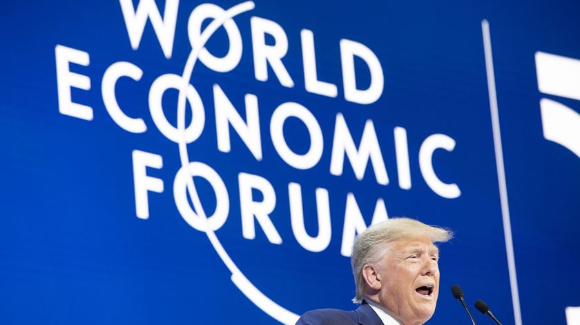 Donald Trump no Fórum Económico Mundial em Davos, na Suíça Foto Gian Ehrenzeller EPA.jpg