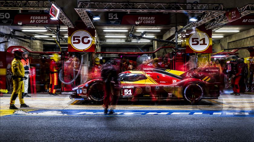 Ferrari 51 de Alessandro Pier Guidi, James Calado e Antonio Giovinazzi Foto: Charly Lopez / DPPI