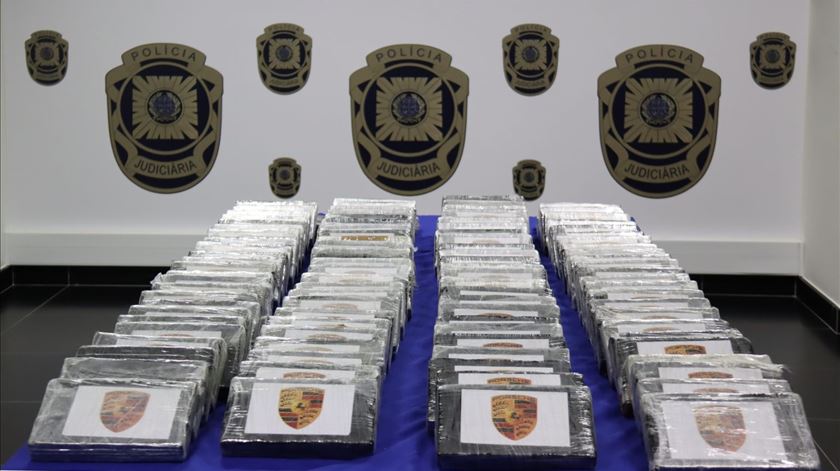 Polícia Judiciária destrói sete toneladas de droga apreendida nos últimos meses