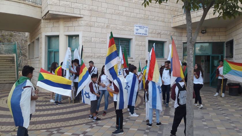Jovens drusos mostram o seu apoio a Israel. Foto: Twitter