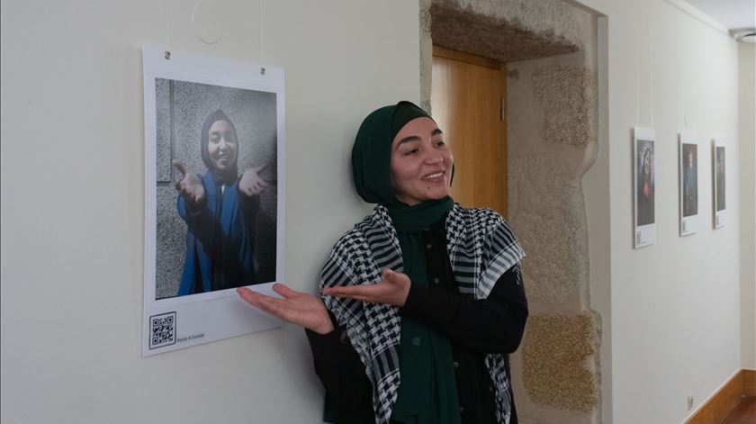 Rania Al Kantari, de Marrocos é um dos 12 rostos da exposição "Us and Them". Foto: Lara Castro/RR