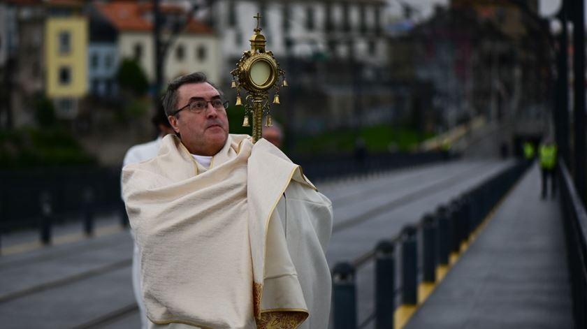 Solenidade do Corpo de Deus. Bispo do Porto preside a procissão