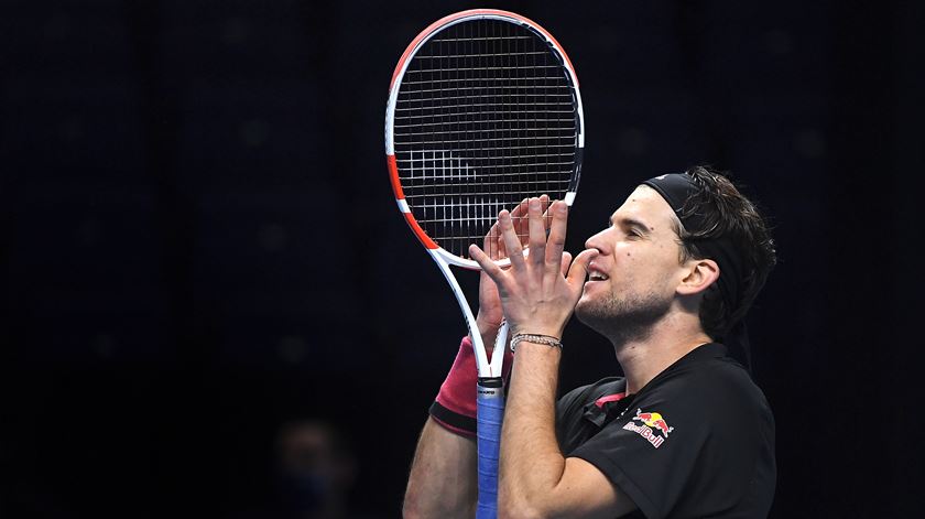 Dominic Thiem derrota Djokovic nas ATP Finals. Foto: Andy Rain/EPA