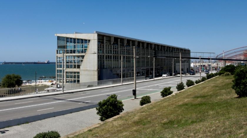 O Edifício Transparente está na lista de demolições. Foto: Turismo do Porto