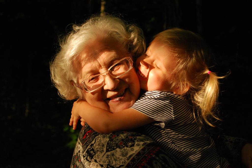 Cascais quer ajudar idosos a estarem com a família no Natal. Foto: Ekaterina Shakharova/Unsplash