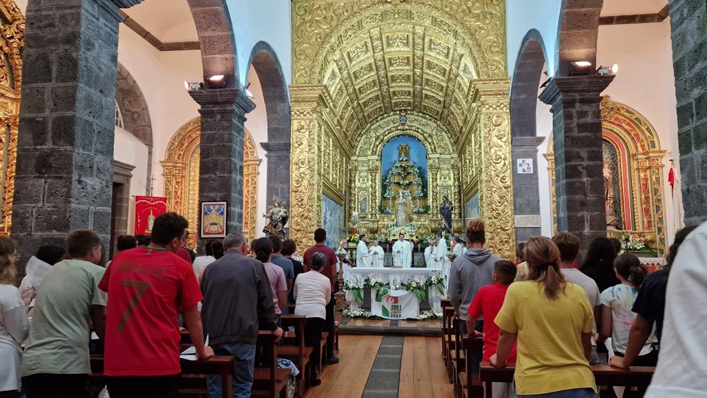 Eucaristia da igreja da Madalena, Pico. Foto: Olímpia Mairos/RR