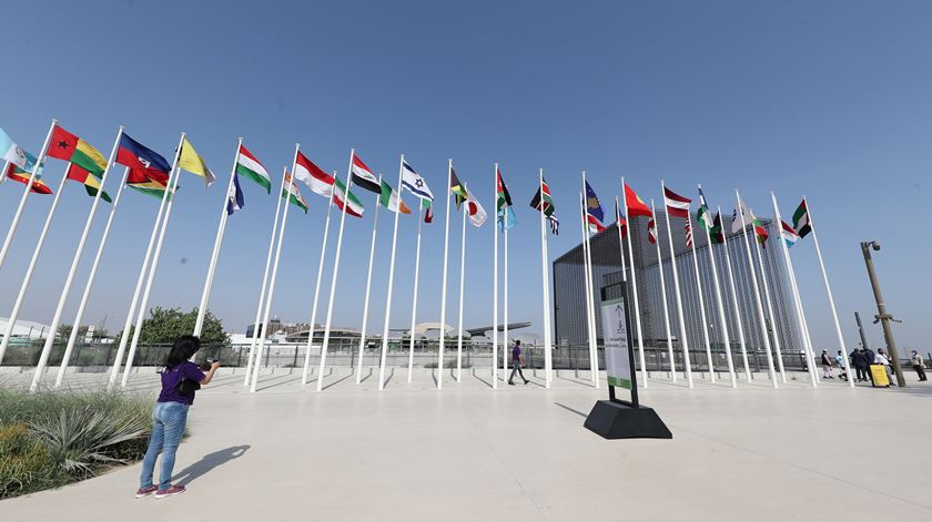 O jovem príncipe-herdeiro de Dubai, xeque Mohamed bin Rashid Al Maktum, inaugurou oficialmente o evento de 700 mil milhões de dólares. Foto: Ali Haider/ EPA
