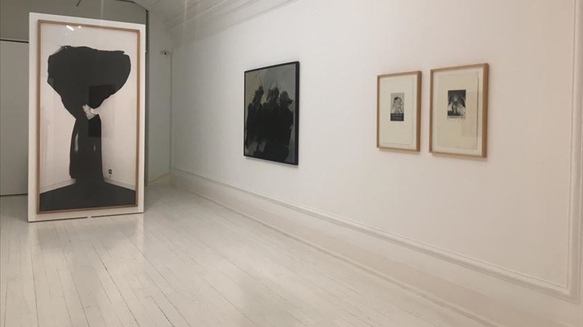 Exposição mostra inquietações de Saramago em diálogo com artistas portugueses
