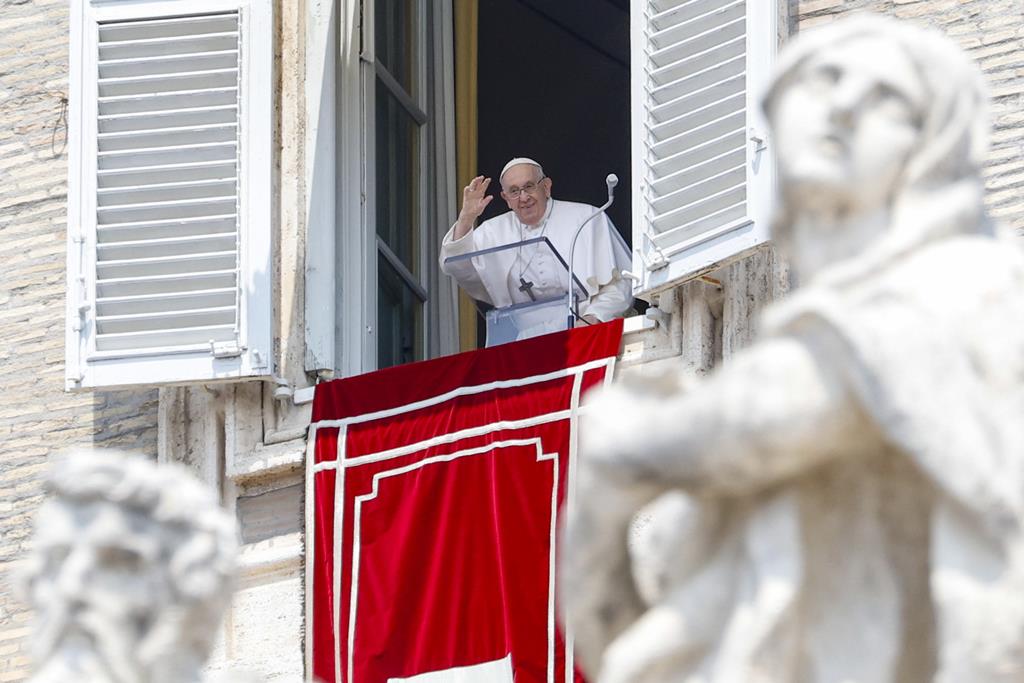 Papa chega a Lisboa na manhã de 2 de agosto. Foto: Fabio Frustraci/EPA